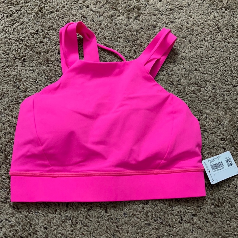 Neon pink sports bra 💗